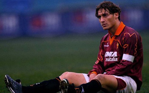 TIẾT LỘ: Totti từng suýt khoác áo AC Milan